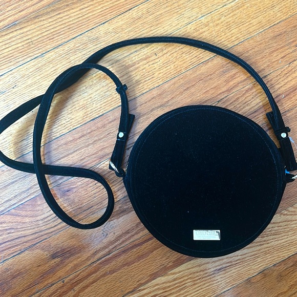 ⚫️Carolina Herrera Round Velvet Crossbody Bag - Picture 1 of 5